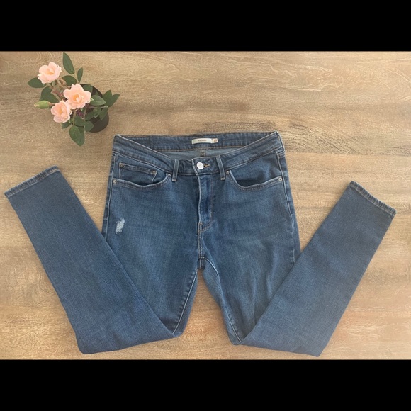 Women’s 711 Skinny distressed Levis - Picture 3 of 9